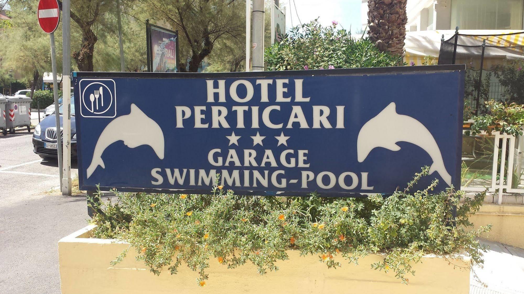 Perticari Hotel Pesaro Buitenkant foto